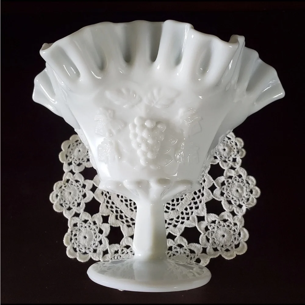 VTG Westmoreland White Milk Glass Grape & Leaves Pedestal Ruffled, Crimped Rim.